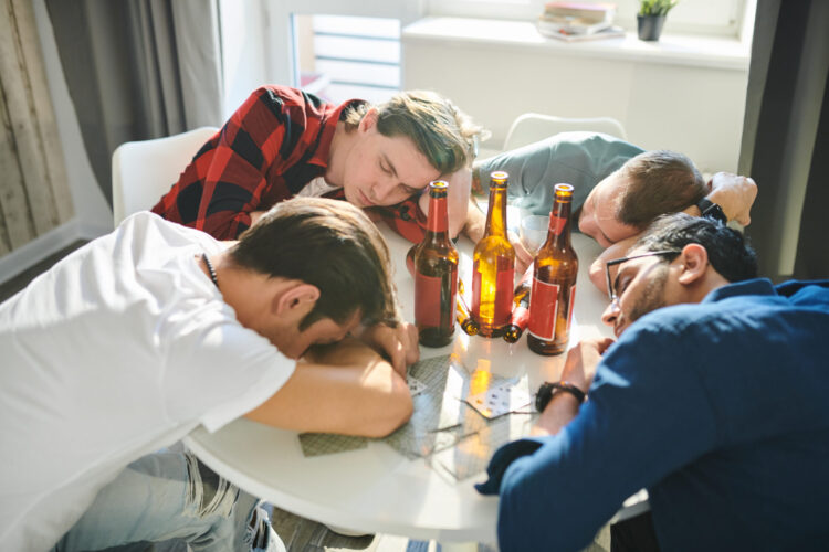 Почему алкоголь вызывает у вас сонливость?